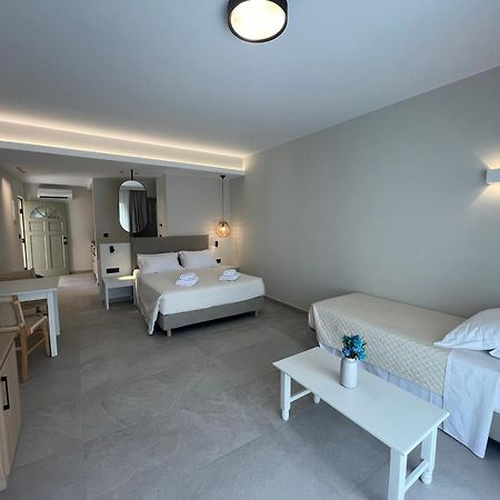 Mediterranean Sea Top Floor Palaiochora Luaran gambar