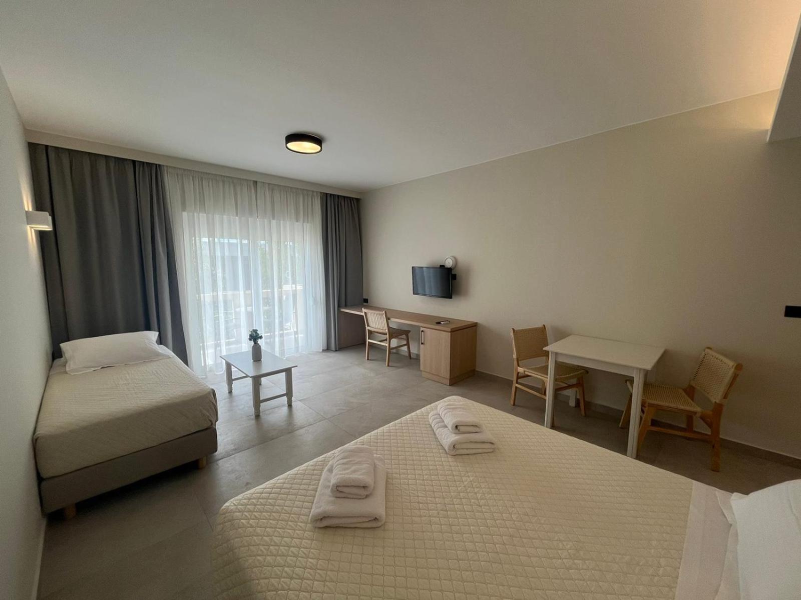 Mediterranean Sea Top Floor Palaiochora Luaran gambar
