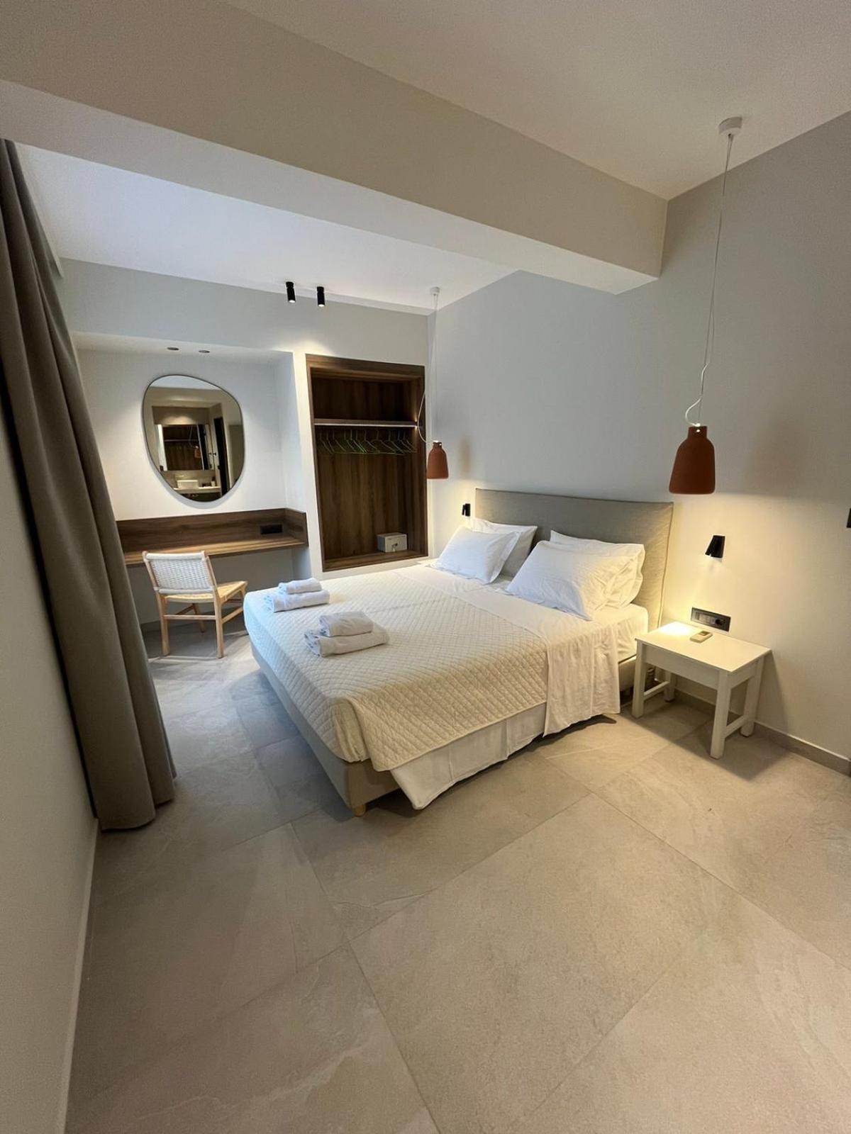 Mediterranean Sea Top Floor Palaiochora Luaran gambar