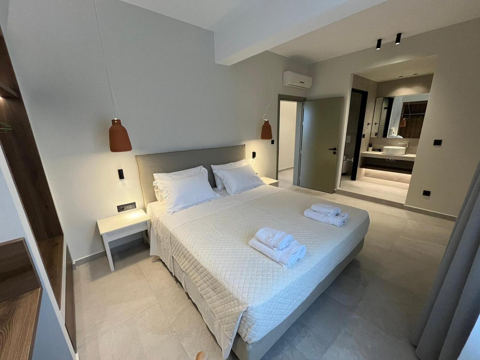 Mediterranean Sea Top Floor Palaiochora Luaran gambar