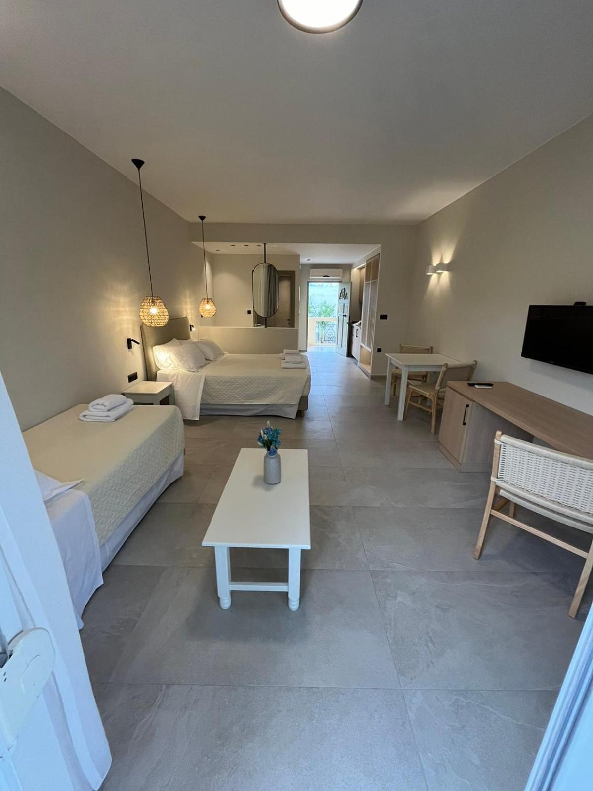 Mediterranean Sea Top Floor Palaiochora Luaran gambar