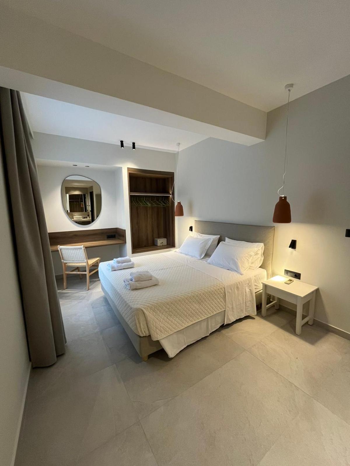 Mediterranean Sea Top Floor Palaiochora Luaran gambar