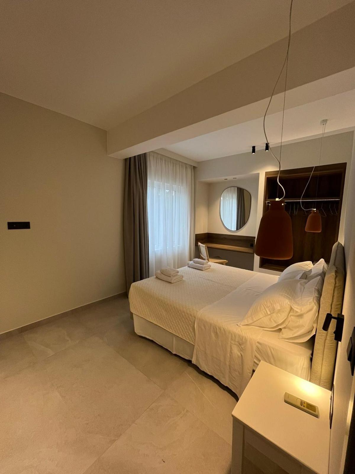 Mediterranean Sea Top Floor Palaiochora Luaran gambar
