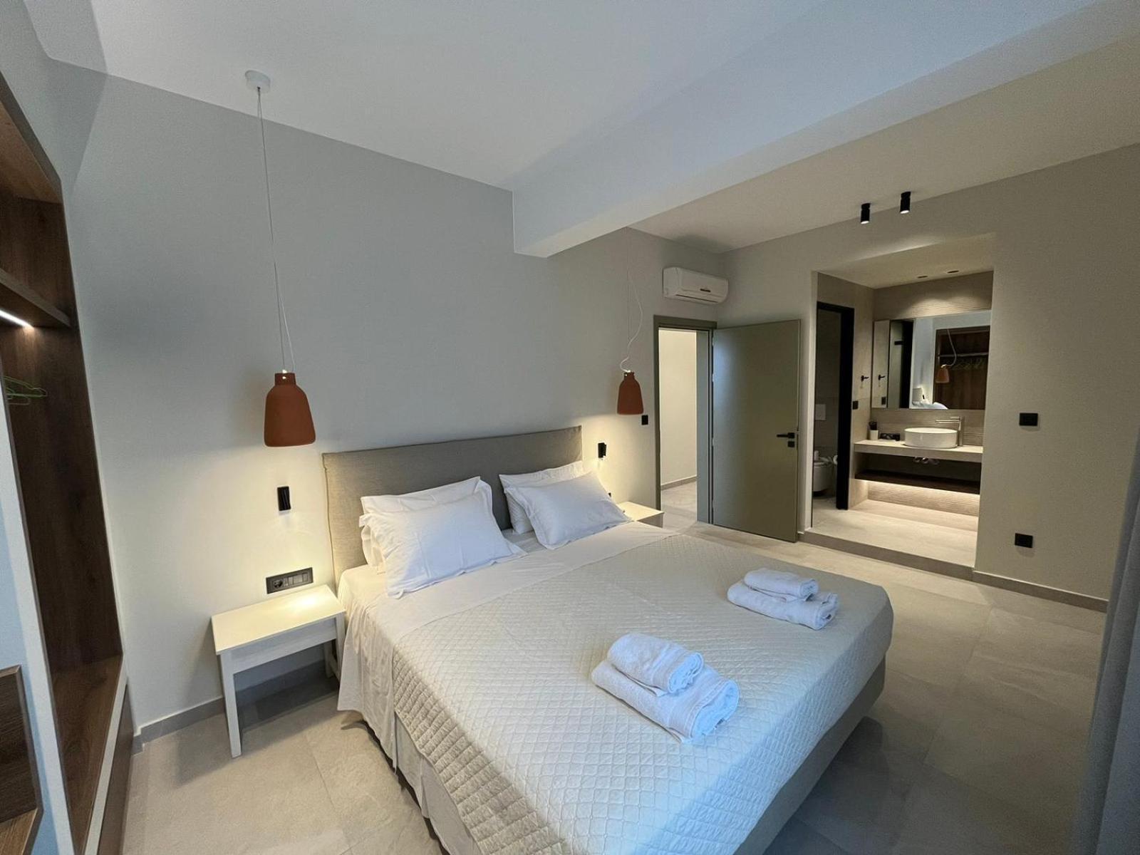 Mediterranean Sea Top Floor Palaiochora Luaran gambar